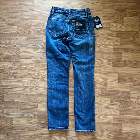 Women's Silver Jeans High Rise Curvy Fit - Picture 6 of 8